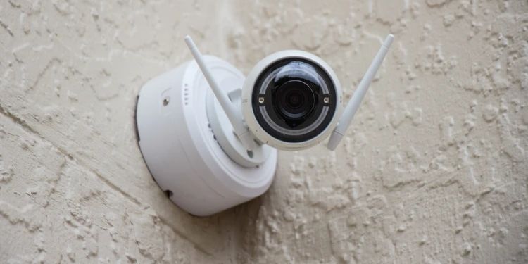 What Are The Benefits Of Hiring Professionals For Security Camera Installation Near Me?
