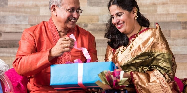 12 Amazing Diwali Gifts For Family and Friends